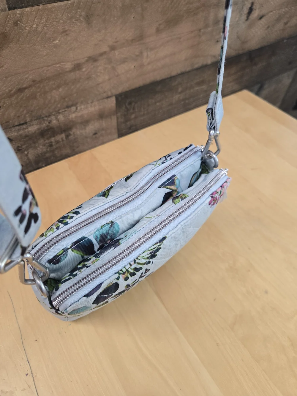 Vera Bradley Seawater Bloom Crossbody Light Blue Triple Compartment Purse